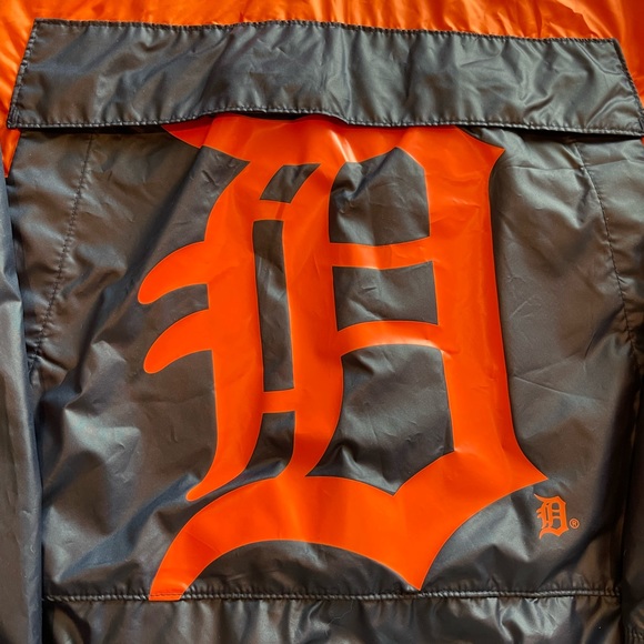 NIKE Detroit Tigers wind breaker/ rain coat - Picture 3 of 6